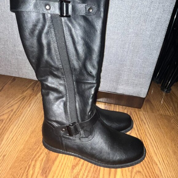 Dream Paris Tall Black Boots - Picture 2 of 6